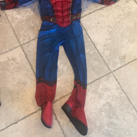 Spider-Man costume - Picture 3 of 5